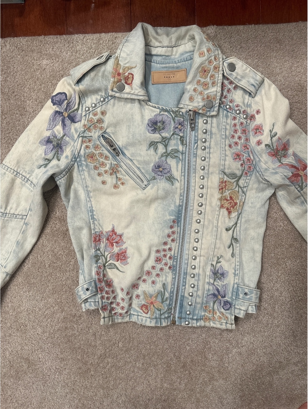 (4)BlankNYC Women's Embroidered Light Wash Denim Jacket with Studs XS